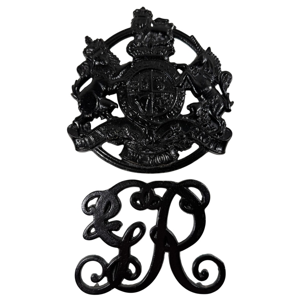Virginia Metalcrafters Williamsburg Cast Iron Trivet Set Kings Arms King George